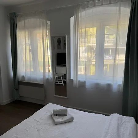 Moms House * Голубац